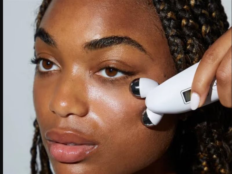 أفضل أجهزة التحفيز الكهربائي للعضلات لشد ونحت الوجه في المنزل