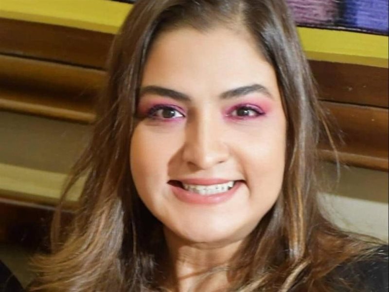 للسيدات.. خبيرة الاتيكيت ماجي الحكيم تقدم إتيكيت تقديم الهدايا في عيد الحب