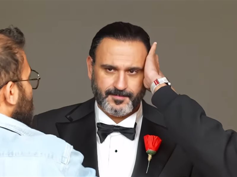 رغم غيابه عن دراما رمضان 2026.. أكرم حسني يكشف كواليس إعلان جديد