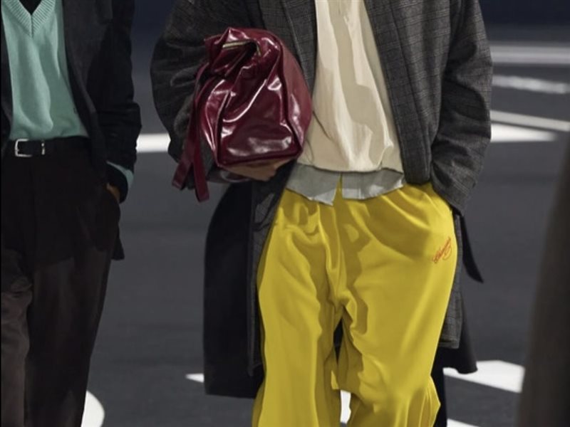 البنطلونات الملونه 