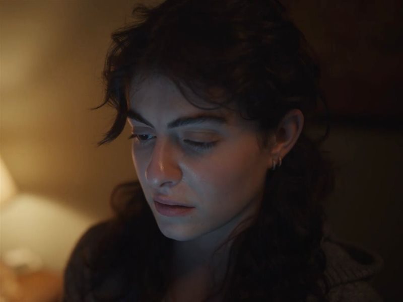 الحرب تفرق بين الأب وابنته في «صحاب الأرض».. تارا عبود تواجه مصيرًا مجهولًا مع إياد نصار