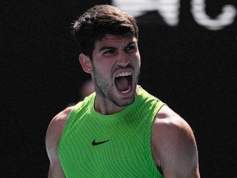 ألكاراز يتألق في الدوحة ويتخطى روييه ليبلغ دور الثمانية