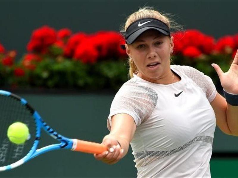 الأمريكيتان بيغولا وأنيسيموفا تتأهلان لنصف نهائي دبي للتنس