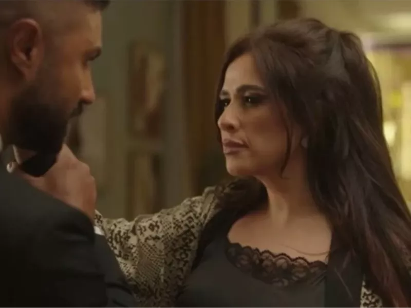 ياسمين عبدالعزيز تطرد كريم فهمي بسبب شكه فيها في الحلقة الرابعة من مسلسل 