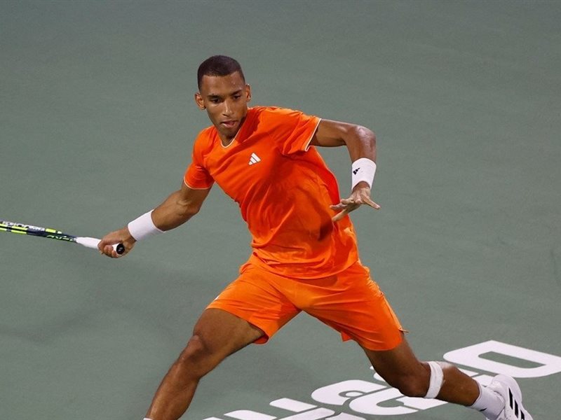 انطلاقة قوية لأوجيه ألياسيم في بطولة دبي للتنس