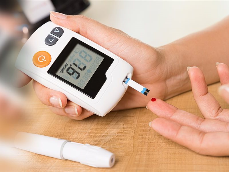  فحص نسبة السكر في الدم أثناء الصيام