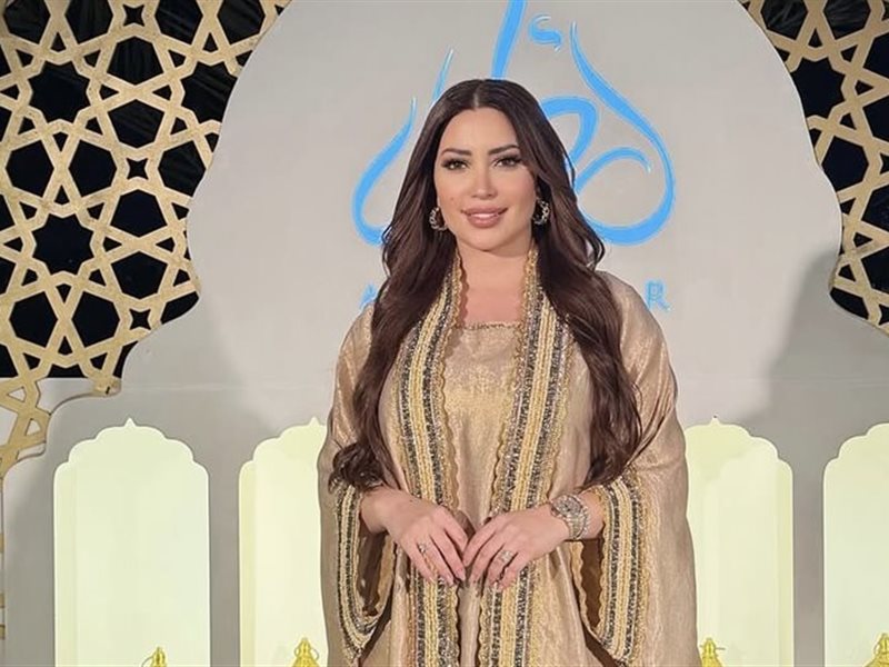 	نسرين طافش تخطف الأنظار بقفطان ذهبي يجمع الفخامة والروح الرمضانية