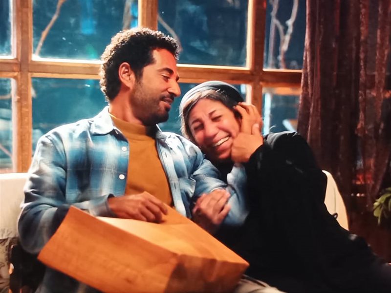 عباس ووالدته