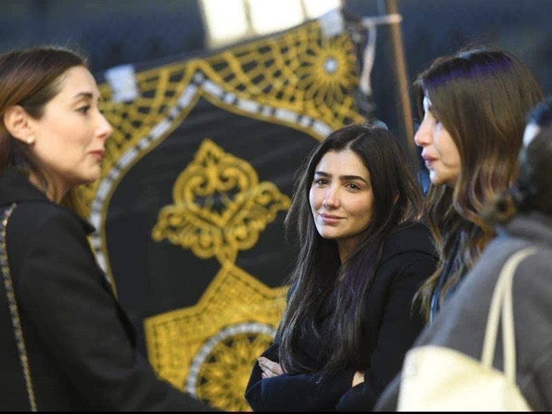 منة شلبي وغادة عبدالرازق وعمرو يوسف ويسرا.. نجوم الفن في عزاء والد مي عمر