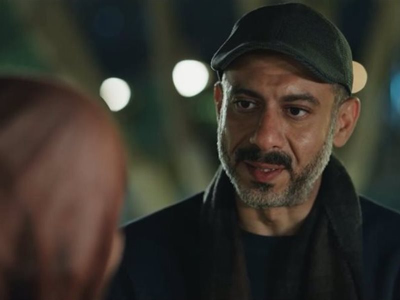 محمد لطفي يوجه نصائح لادهم داخل السجن وقلق نبيلة بسبب تعلق نور بوالدها في الحلقة 6 من 