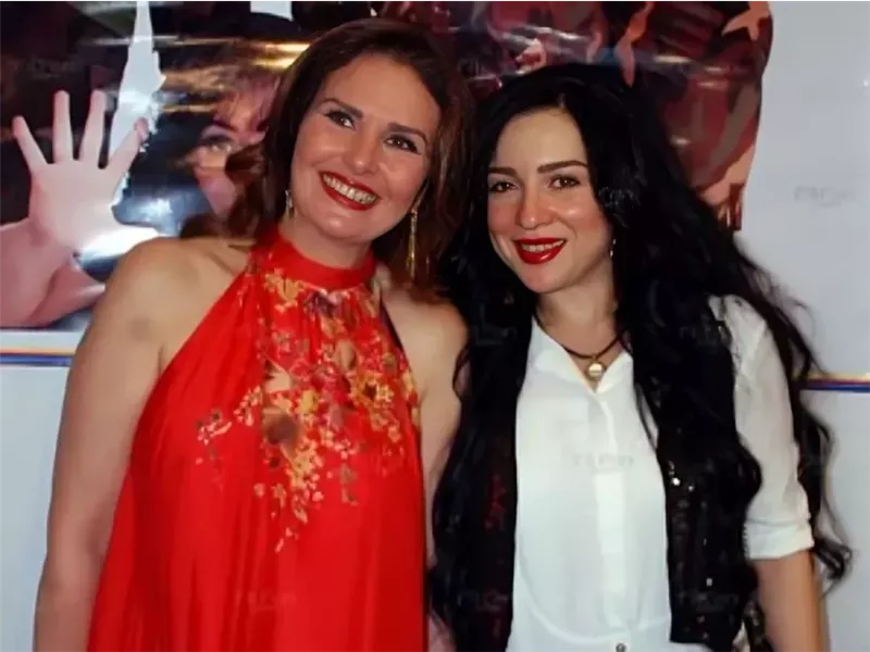 مي عز الدين توجه رسالة لـ يسرا في عيد ميلادها : 