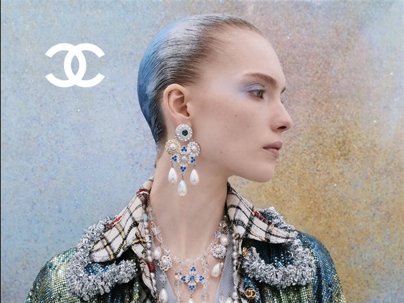 ماثيو بلازي يقدّم أولى بصماته الإبداعية لشانيل في مجموعة خريف وشتاء 2026