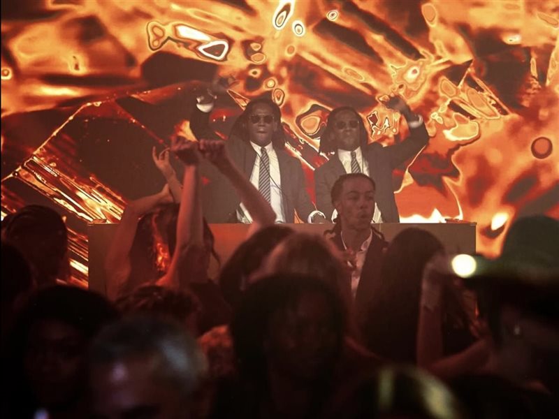 ليلة تنبض بالإيقاع مع J’adore من Dior في Club J’adore