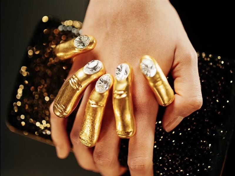 Schiaparelli تستحضر روح الأساطير في مجموعة خريف وشتاء 2027-2026