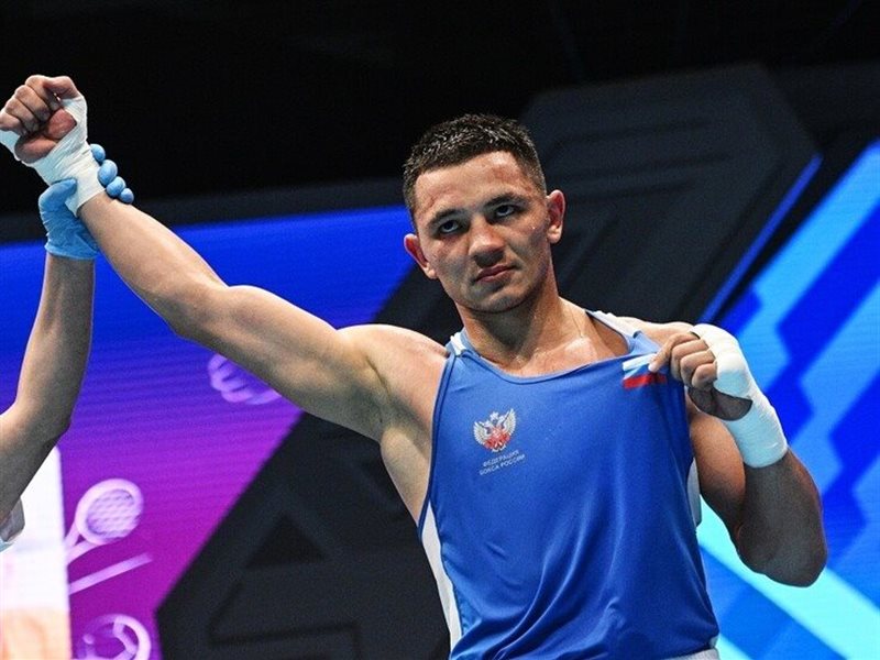 الروس يكتسحون حلبة سانت بطرسبرغ بسلسلة ضربات قاضية مبهرة