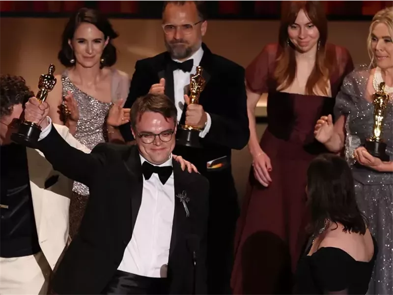 الفائزين بالأوسكار