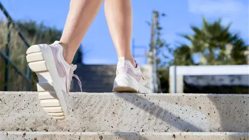 صعود السلالم