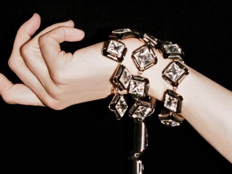 Deconstructed Crystals