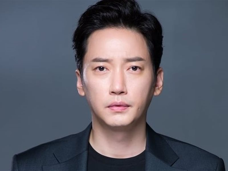 وفاة الممثل الكوري لي سانغ بو عن عمر يناهز 45 عاما