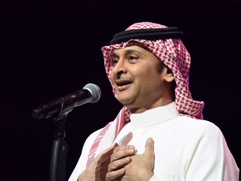 عبد المجيد عبدالله يعيش لحظة استثنائية بقدوم حفيده الأول وسط احتفاء واسع من النجوم والجمهور