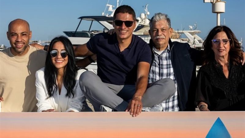 سارة بسادة وفريق