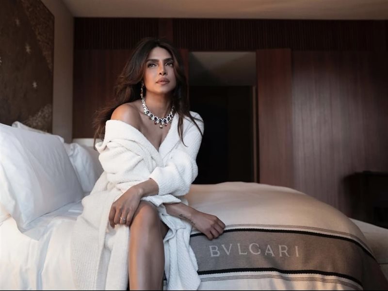 بريانكا شوبرا تتألق استعدادًا لإطلاق مجموعة بولغاري الفاخرة في ميلانو