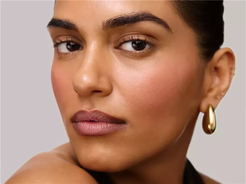  للحصول على شفاه أكثر امتلاءًا بشكل طبيعي.. إليك أفضل أقلام تحديد شفاه