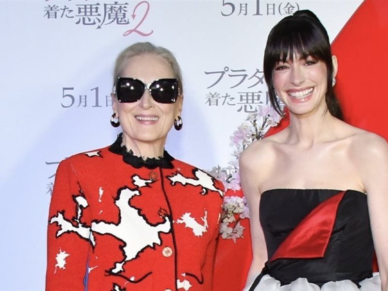 آن هاثاواي وميريل ستريب