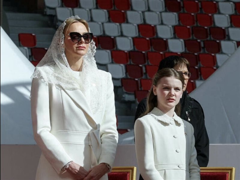 الأميرة شارلين وابنتها 