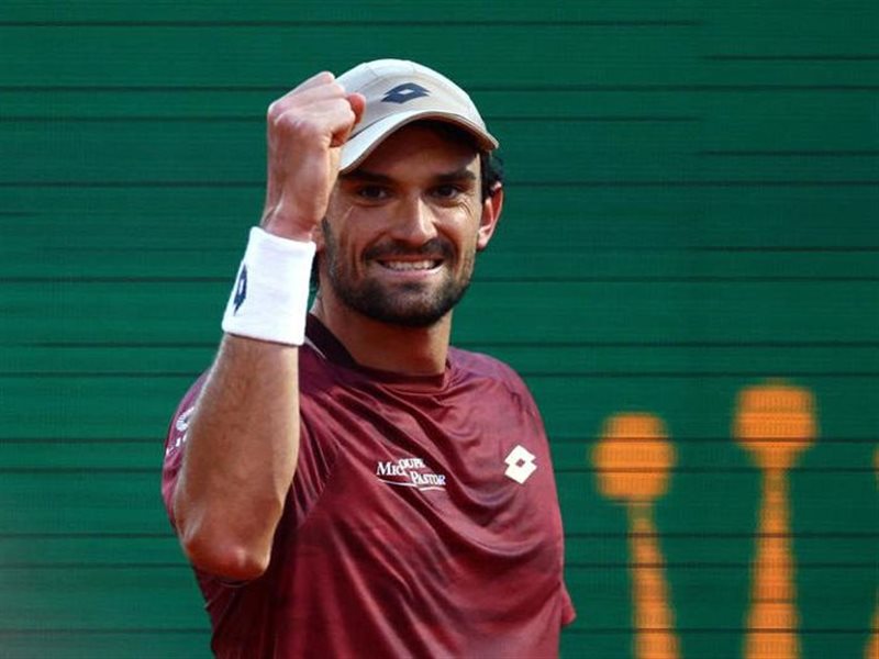 فاشيرو يواصل مفاجآت مونت كارلو بإقصاء خامس العالم موزيتي