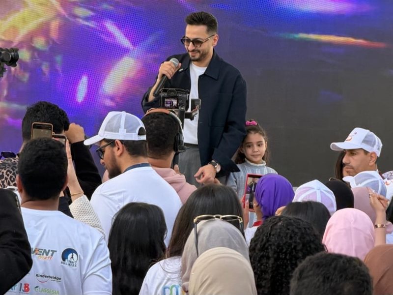 حمادة هلال يطلق أغنية لدعم أطفال التوحد في فعالية إنسانية كبرى