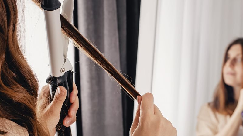  أسباب تجعل شعرك