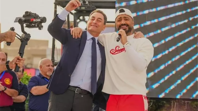 تامر حسني والسفير