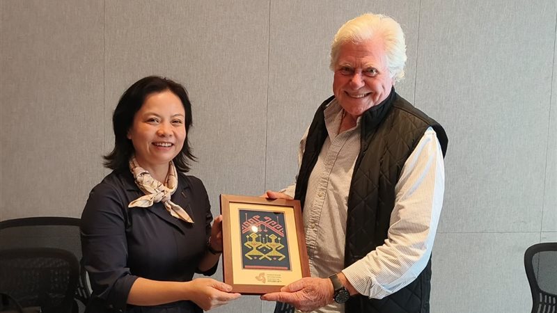 حسين فهمي ولي جياو