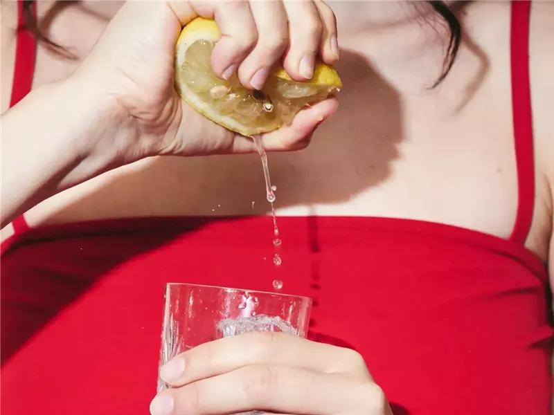 كيفية الحصول على الكولاجين بشكل طبيعي.. وما يجب تجنبه