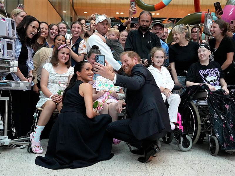 الأمير هاري وزوجته ميغان 