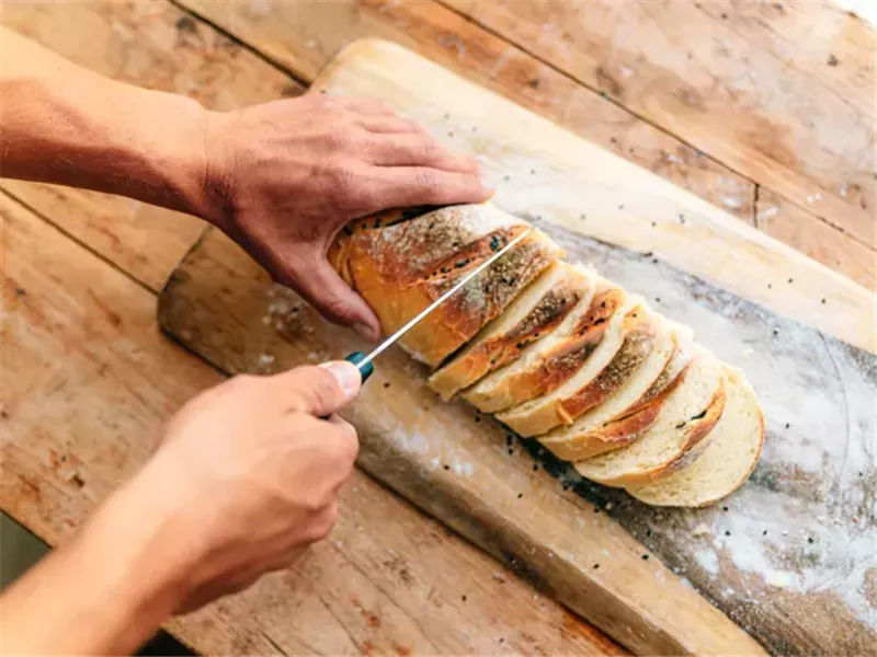 ماذا يحدث عند تناول الخبز الأبيض يوميًا.. وفقاً لخبراء التغذية؟