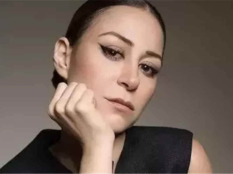 وفاة والد الفنانة منة شلبي وتشييع الجنازة غدا