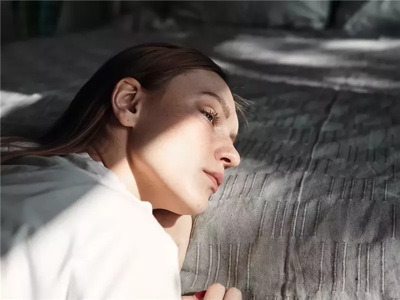 علامات تشير الى ان صديقك مصابا بالاكتئاب.. كيف يمكنك مساعدته