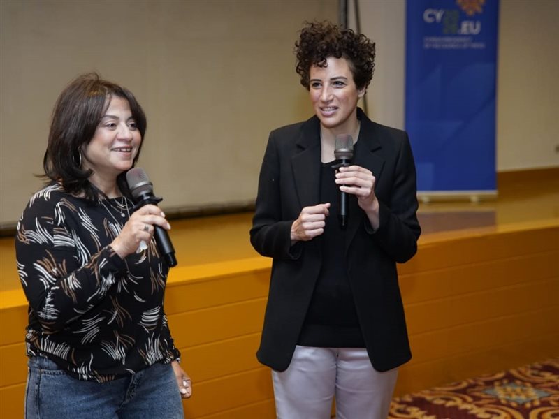 السفيرة القبرصية بمصر تستعرض رمزية السينما بمهرجان أسوان لأفلام المرأة 