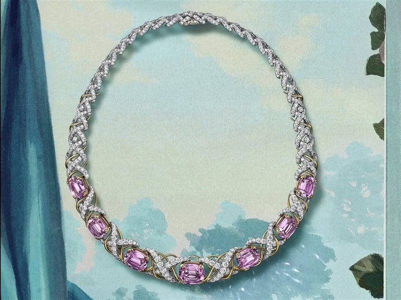 بين الزهور والهندسة… تيفاني اند كو تعيد رسم الفخامة بمجوهرات استثنائية