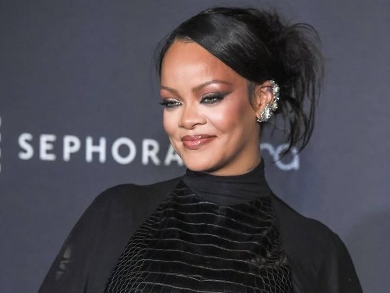 ريهانا تعود إلى الهند مجددا.. حضور لافت مع إيشا أمباني ونجوم بوليوود