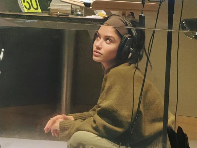 سينتيا خليفة تنهي مرحلة المونتاج في لندن استعدادًا للإعلان عن أول فيلم من إخراجها