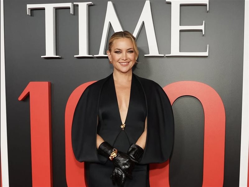 نجوم العالم يتألقون في حفل TIME100 بإطلالات تخطف الأنظار