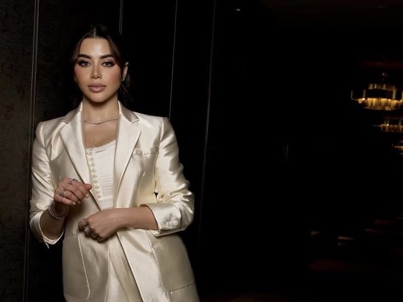     أناقة مونوكروم راقية… يارا السكري تتألق بالبيج في لوك كلاسيكي عصري