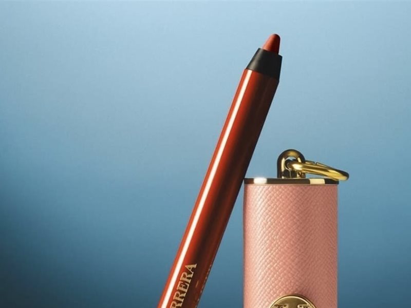 Carolina Herrera تطلق “Fabulous”… حين تتحول الفخامة إلى توقيع جمالي