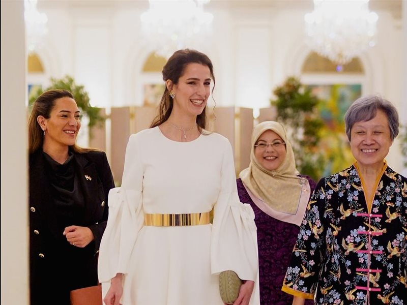     رجوة الحسين.. أناقة ملكية تروي حكاية الهوية بأسلوب عصري