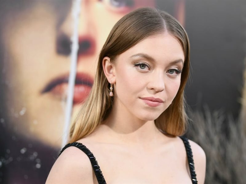 حذف مشاهد سيدني سويني وآنا وينتور يثير الجدل قبل عرض The Devil Wears Prada 2