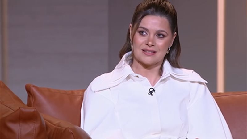 يسرا اللوزي