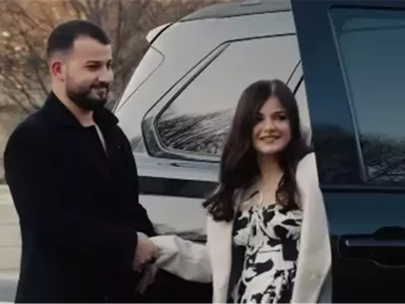 ميرنا حنا وخطيبها 